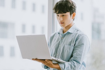 企業の法務へ就職を希望しておりますが、いつから始めたらいいでしょうか。