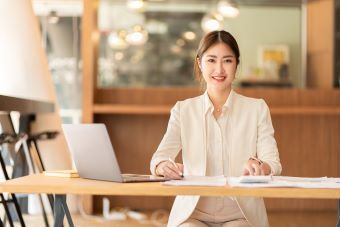 法科大学院修了生です。短答式試験の結果を待っている状況なのですが、就職相談は可能でしょうか。就職も視野に入れながら今から動く人は多いのでしょうか?