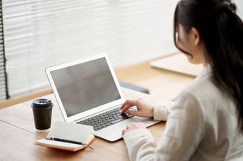 法務専任の求人は、転職市場に多くあるのでしょうか？