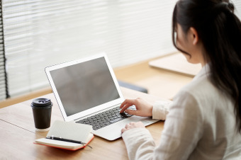 経営企画と経理で転職を検討され、最終的に経営企画を選択された方の事例