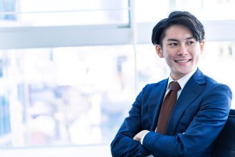 「安定」ではなく「市場価値UP」を選択された社労士の人事職への転職成功事例