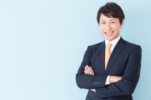 不動産営業と会計事務所業界を経験し、コンサルティング会社の転職で年収もアップ！